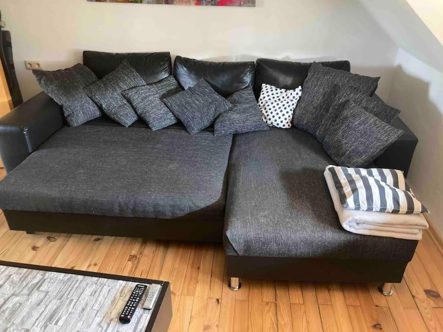 Sonnige Etagen-Wohnung, Alleinige Nutzung, Wasserbett Neunkirchen  Dış mekan fotoğraf